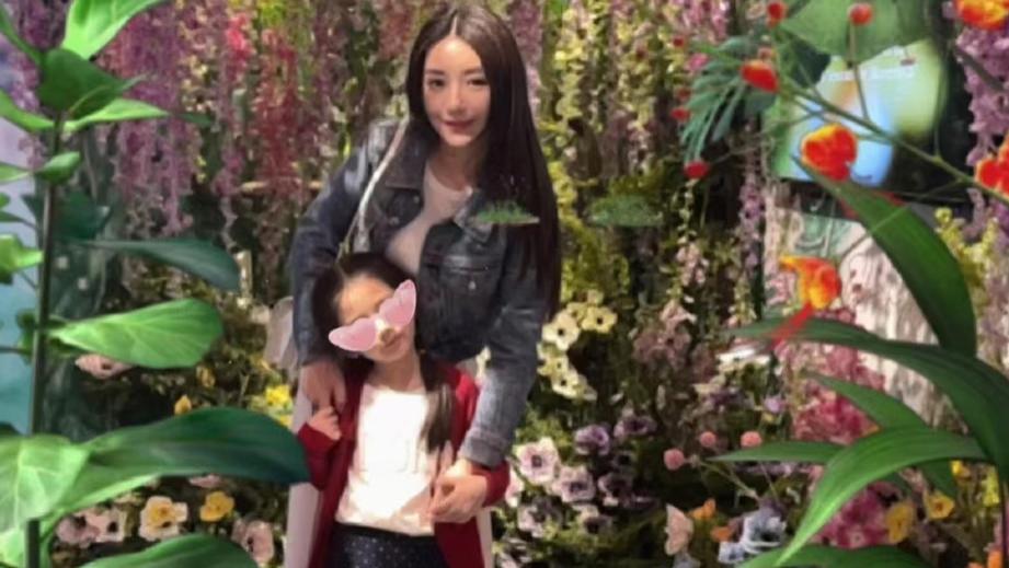 郭富城|郭富城老婆晒大女儿近照，可爱漂亮和妈妈长超像