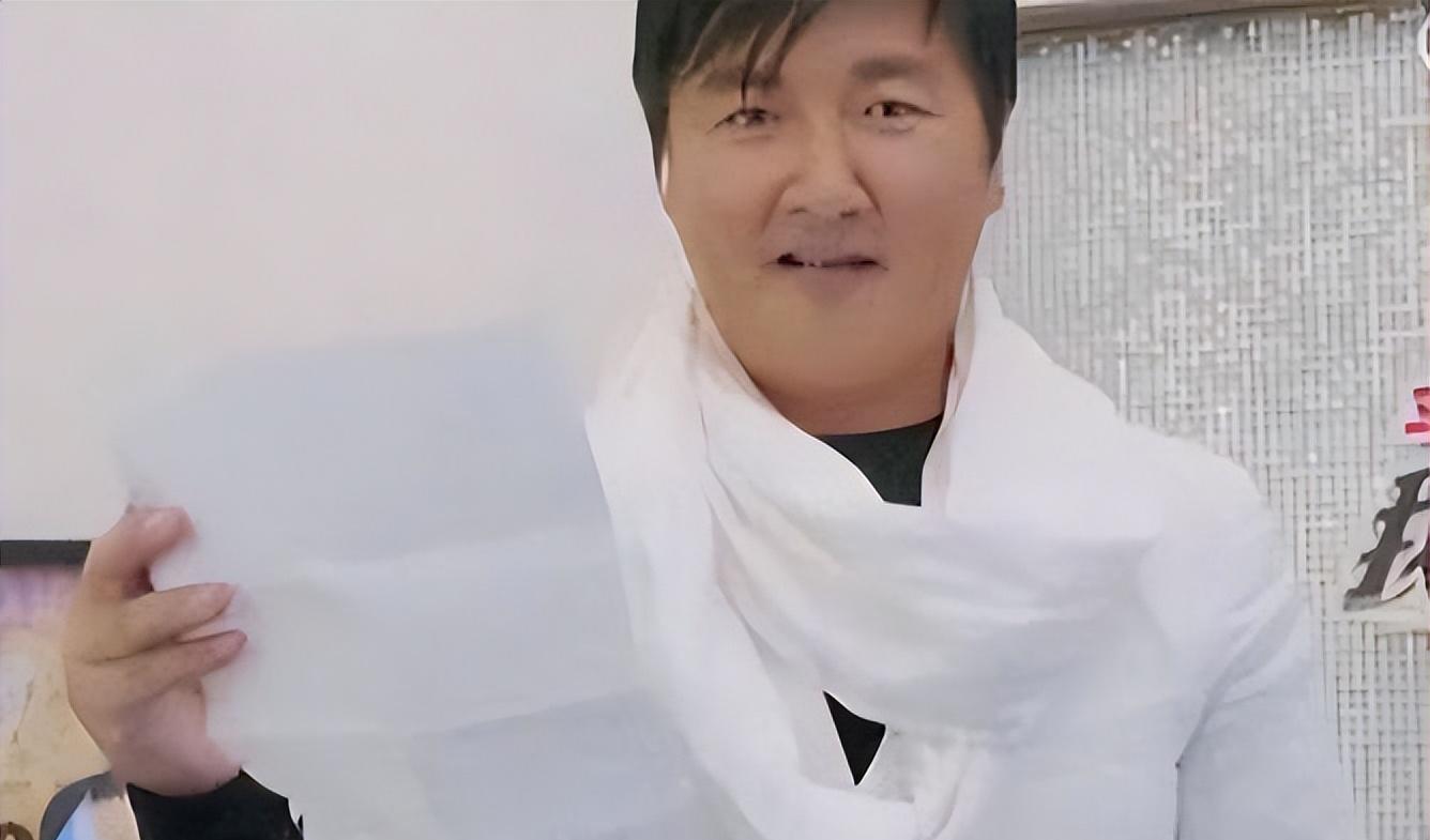 从“卫视一哥”到无人问津,毁掉汪涵的不是高山,而是一粒尘土