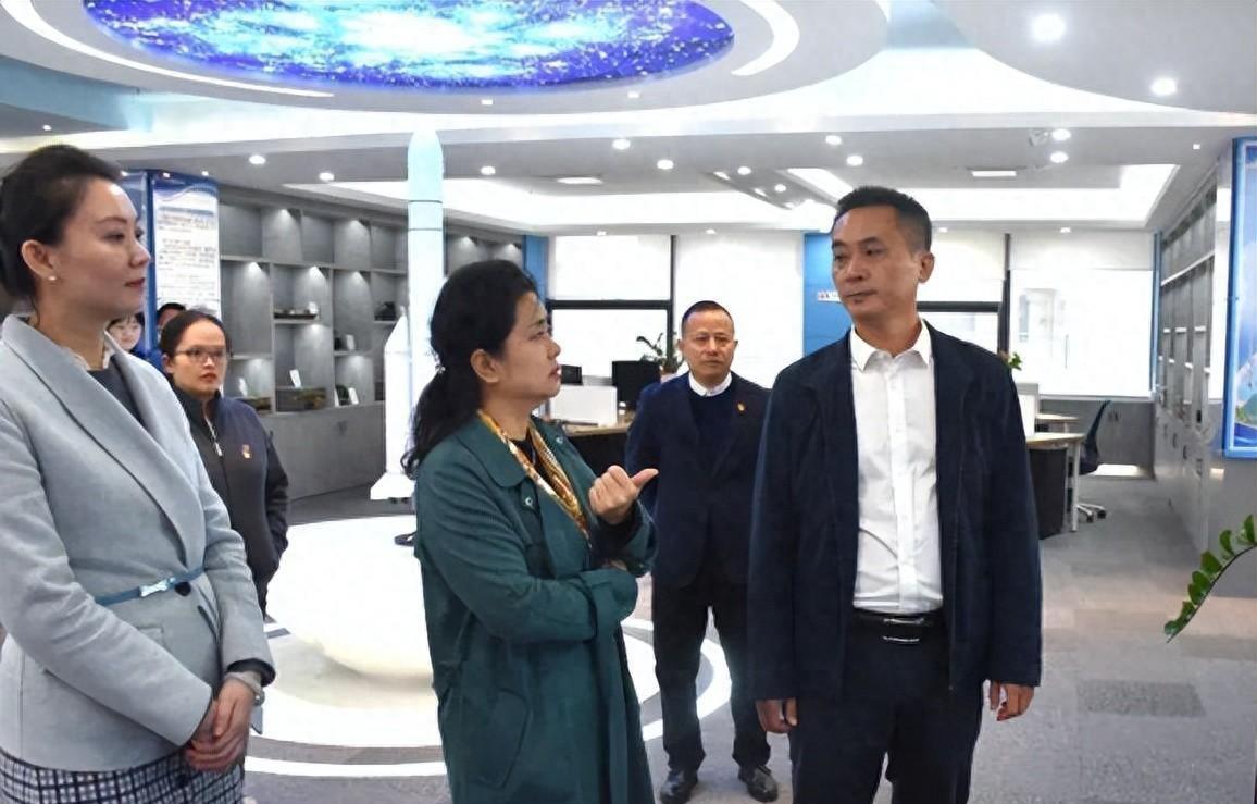 海南电台“女色虎”谷晓晶落马了!好色成性,还专挑小鲜肉下手!