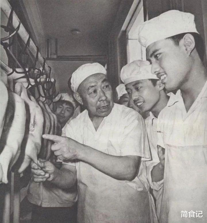 美食探店|159岁的全聚德,如今为何卖不动了?食客:太贵,太拽,太难吃