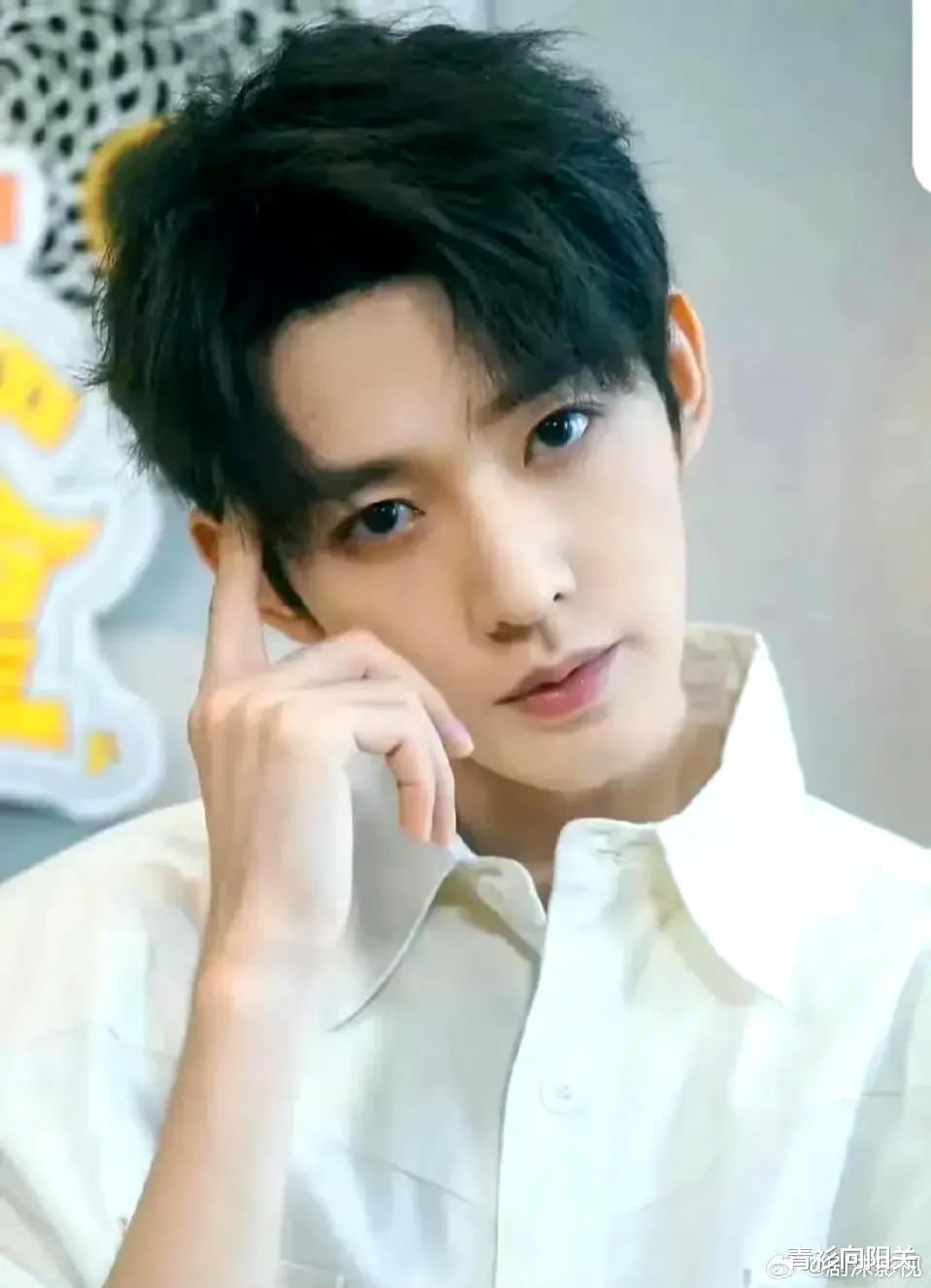 《云秀行》杀青邓为告别,进组《仙台有树》演男主搭档向涵之