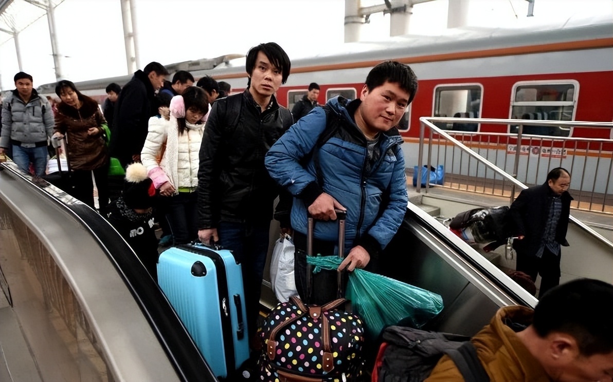 玩具车老板：800万订单不敢接！吃住全包，7000元底薪招不到人