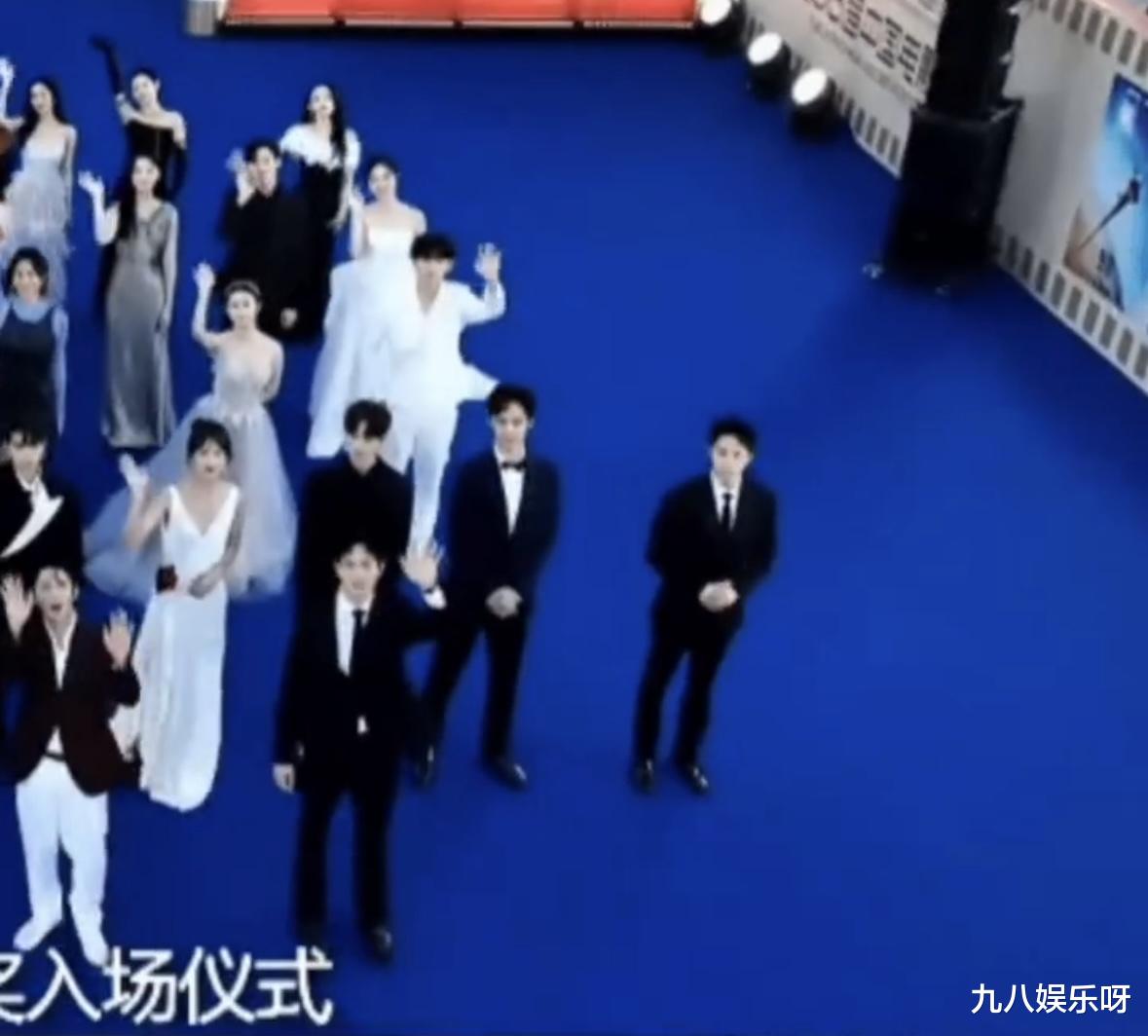 王一博低调参加活动,却因为站位被骂:耍大牌