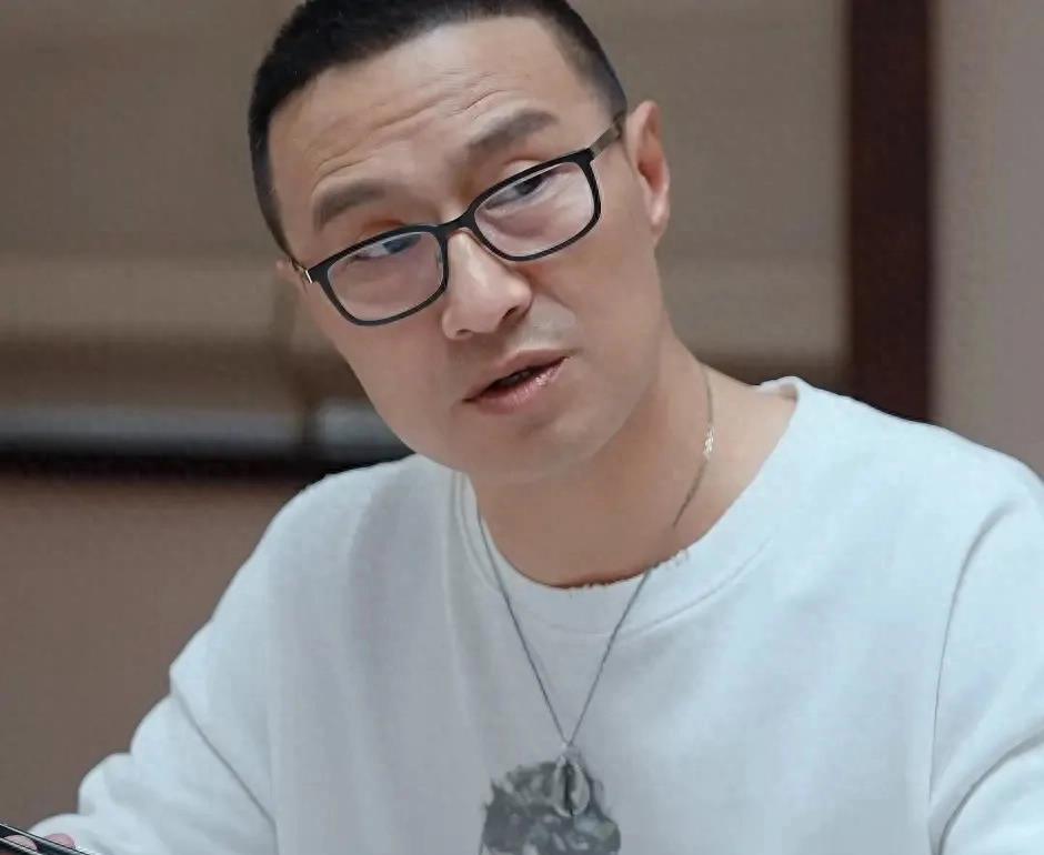 曝汪峰不惧频繁离婚原因:内含稳定,保有赚钱的能力,个人利益至上