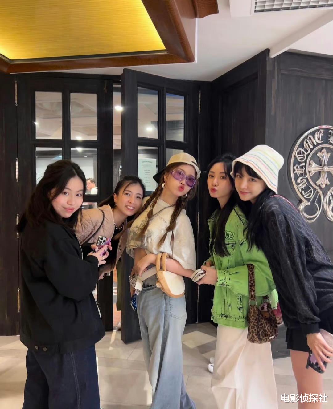 刘銮雄|虞书欣晒出游照,刘銮雄老婆女儿惊喜出镜,网友直呼朋友圈好强大