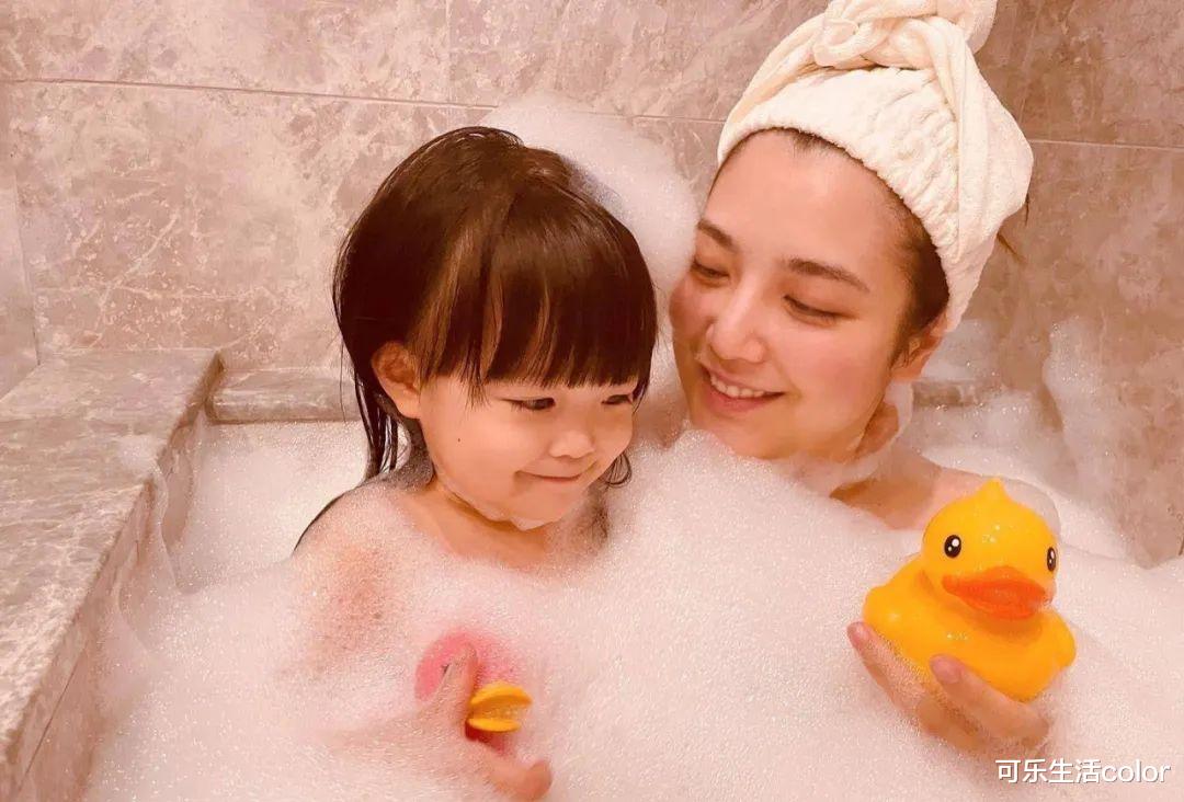 陈展鹏被老婆呃千万身家!单文柔被“通缉”,电视剧首秀演“反派”大成功!