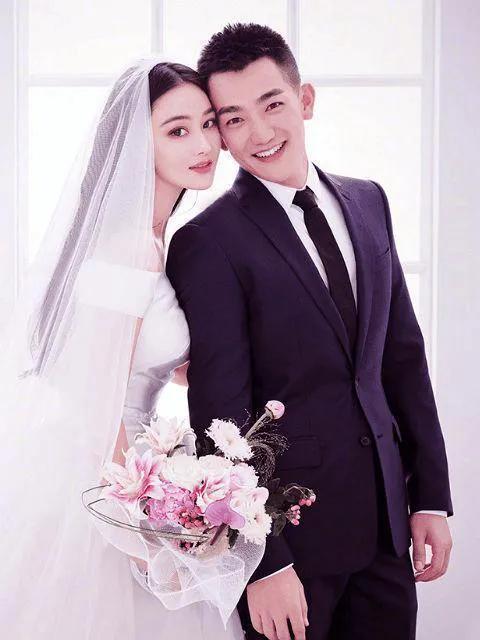 张馨予分享素颜近照，皮炎复发面部出现疤痕，透露爆发期很吓人！