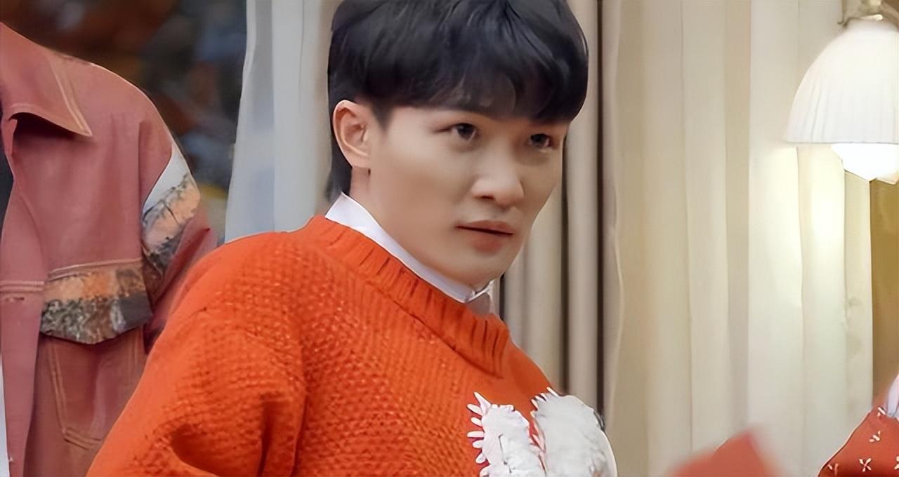 范丞丞|《跑男》范丞丞收红包,baby阔气,周深动作太生疏。