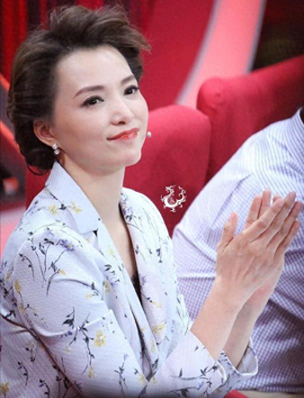 消失的7位央视主持人,鞠萍老态龙钟,而王小丫生病发福无人识别