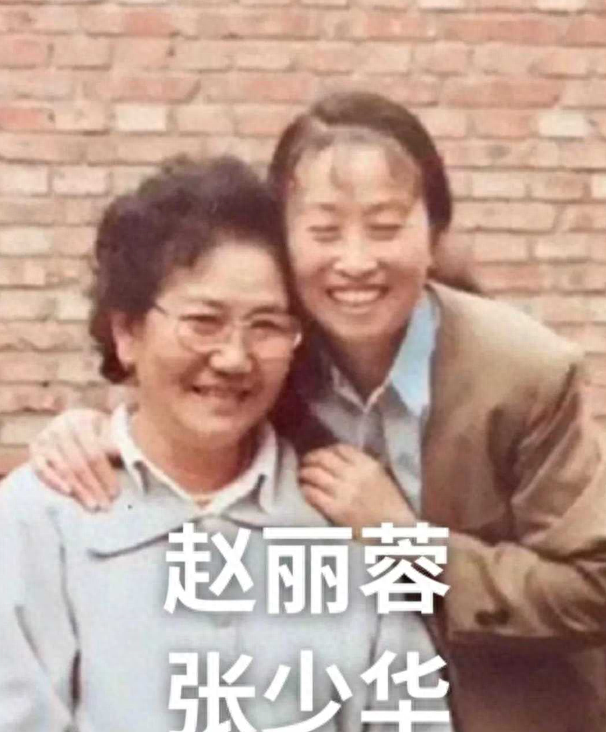 一句台词识破潜伏间谍，去世23年的赵丽蓉，仍被多家官媒发文缅怀
