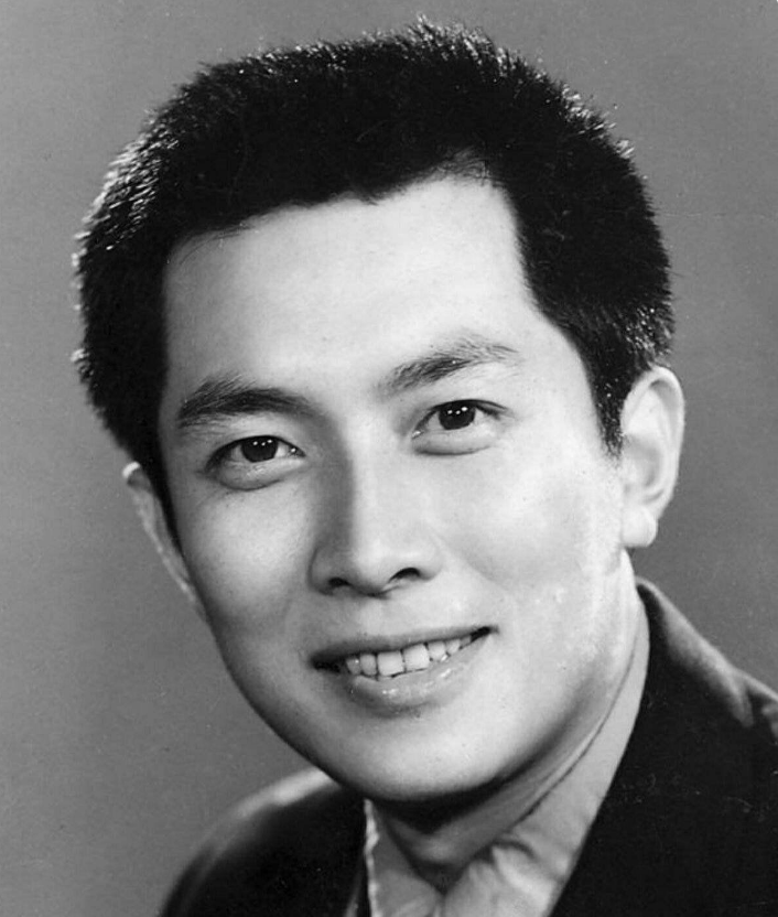 善恶到头终有报,如今71岁的唐国强,已经走上了演员的另一条道路