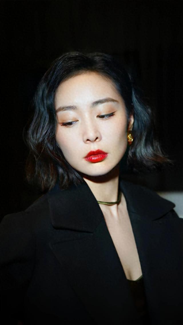 “一夜爆红”到“打回原形”,高叶只用半年,终是步了张小斐后尘