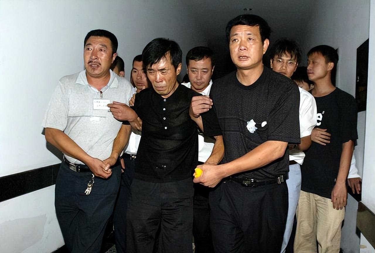 吴倩|老艺术家何庆魁: 75岁高龄, 被儿子爆料\他嫖不动了, 每月1万就够用了\