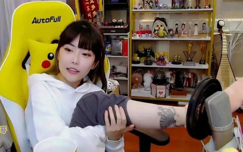 曝PGone和周淑怡同居,网友:一个鬼火少年,一个精神小妹,绝配