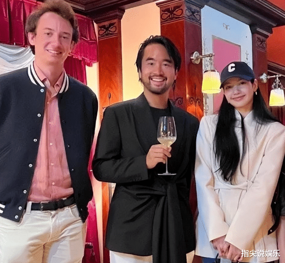 曝Lisa疯马秀彩排视频流出,全身只有一条珍珠腰链,疑被迫演出