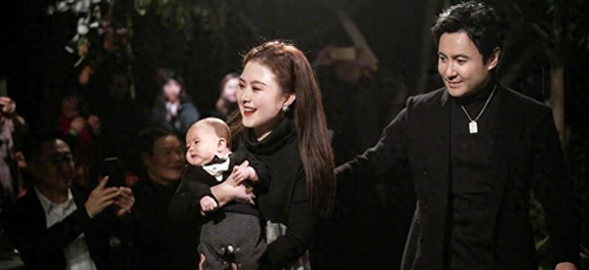 “胖成球”的沈腾老婆,让我们看到了娱乐圈的残酷真相