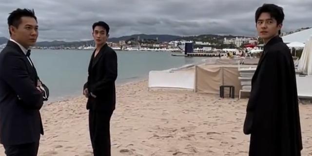 |刘昊然和周冬雨戛纳同框,工作人员急忙拉走,女方扯衣服有点不雅