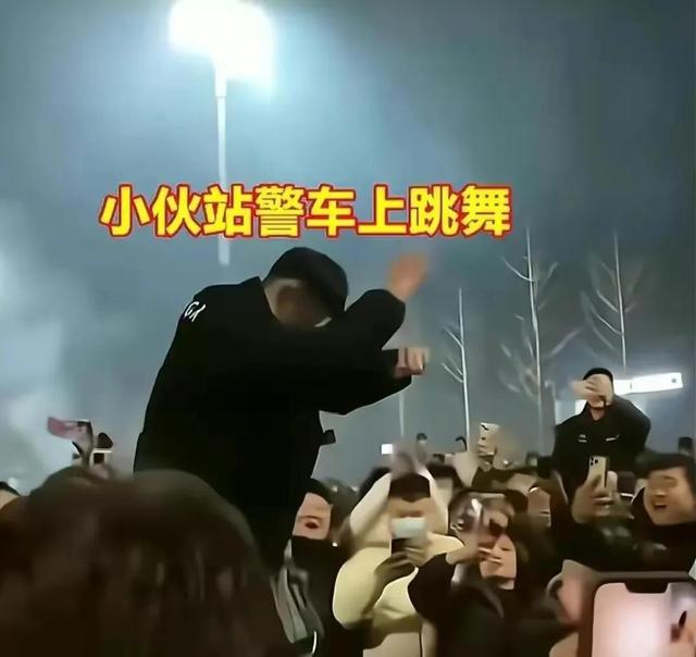 亲历者爆出河南打砸警车事件的真实原因,可能和大家想的不太一样!