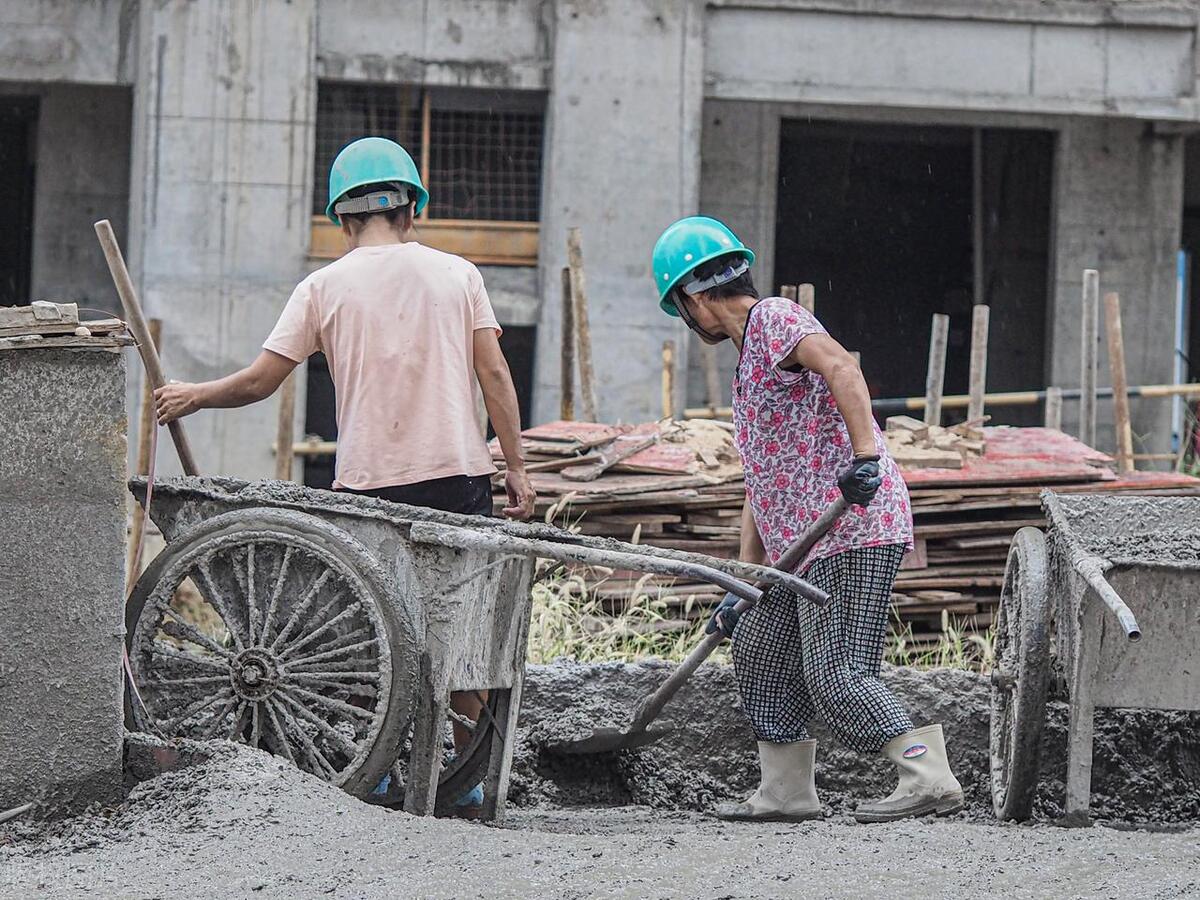央视新闻主播说了一句充满正能量的话,却稀里糊涂遭狂喷