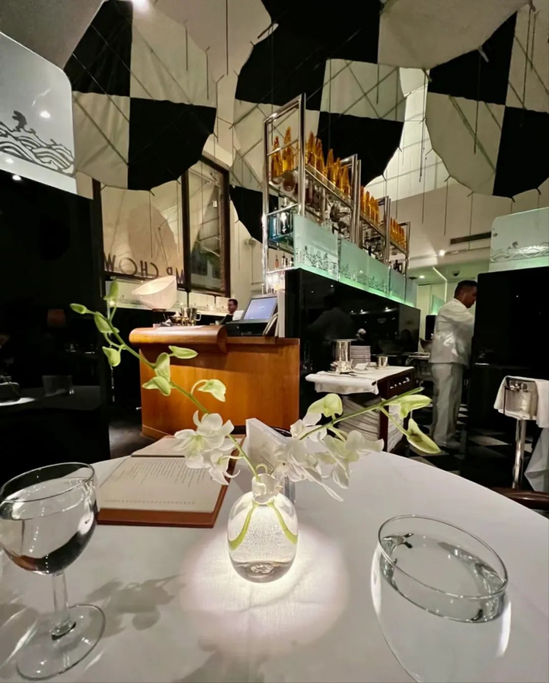 韩版邓文迪离婚不屑6亿豪宅：豪门弃妇的创业潮和女性觉醒