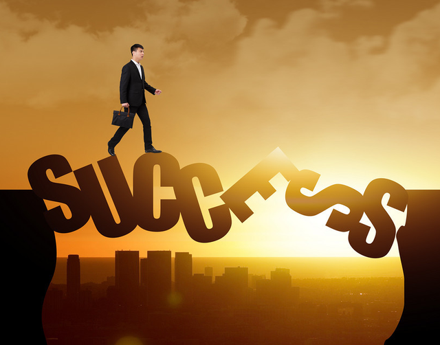 经济萧条,各行各业只有公务员是铁饭碗,大学生的出路只能考公?