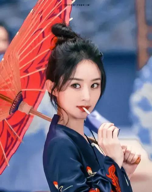 赵丽颖背后靠山曝光，向华强都要忌惮三分，难怪说冯绍峰攀不上