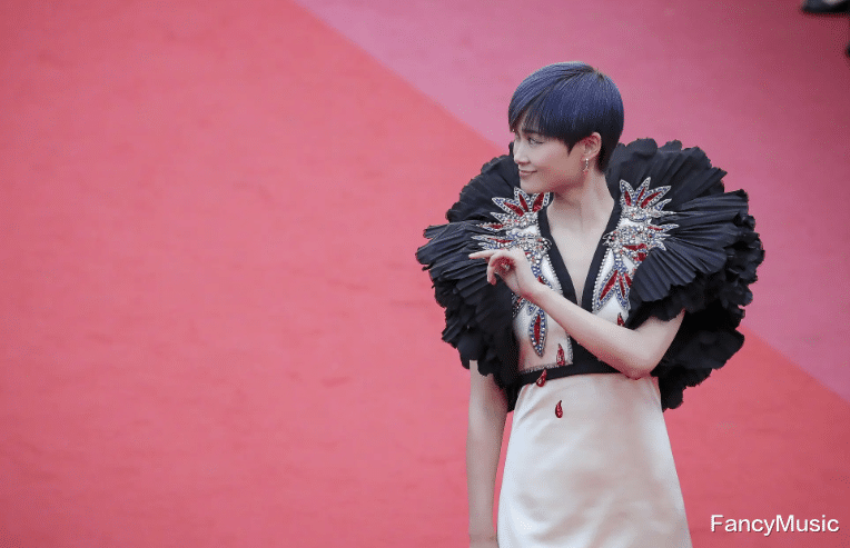 7位“假小子”出道的女星,大多数已无人问津,有人逆袭成顶流!