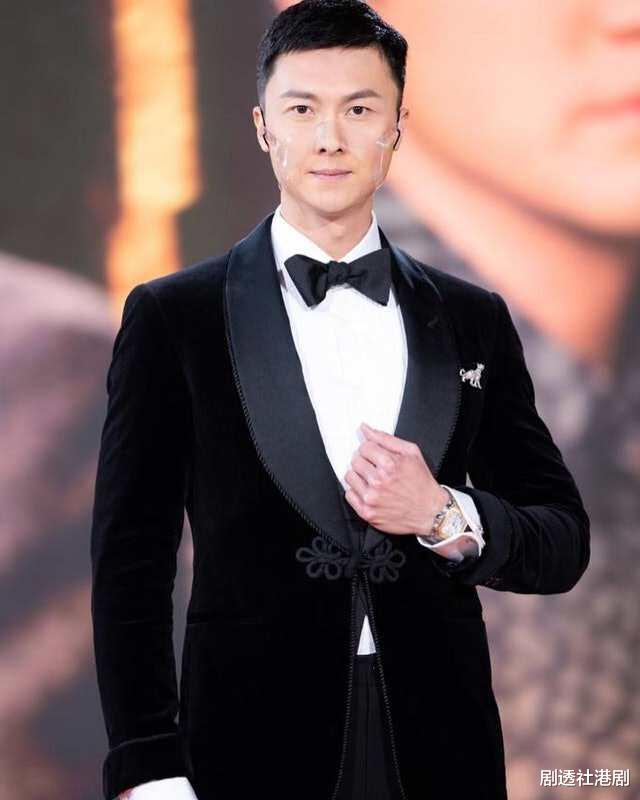 TVB|TVB视帝罕见回应离婚传闻,成为内地宠儿,为拍摄新剧剃光头