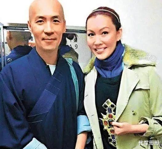 57岁周海媚被传去世！曾经历9段恋情1段婚姻，如今还是孤身一人