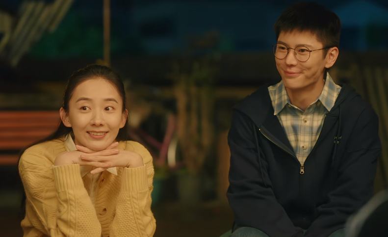 演员“强行扮嫩”的风又刮到了江苏卫视剧里,一脸疲态穿校服真尬