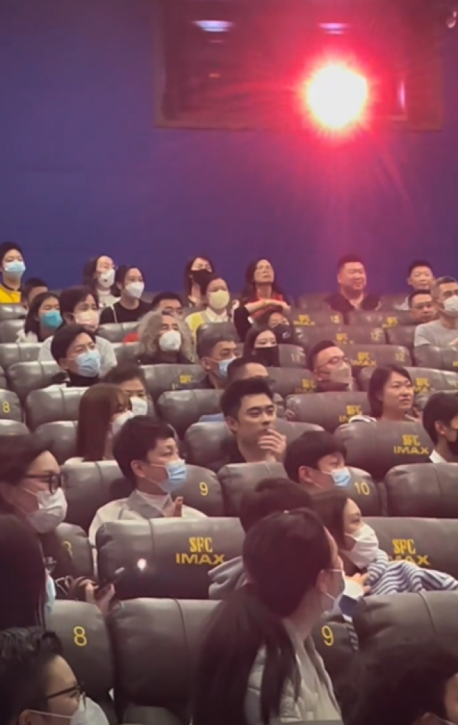 陈赫|陈赫与张子萱高调同框，一起支持邓超新作，阳康后不戴口罩引热议