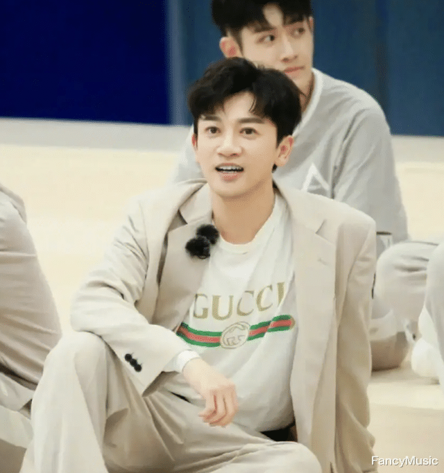 林志颖变沧桑,陈坤发腮,黄晓明皱纹多,中年男明星“颜值不再”