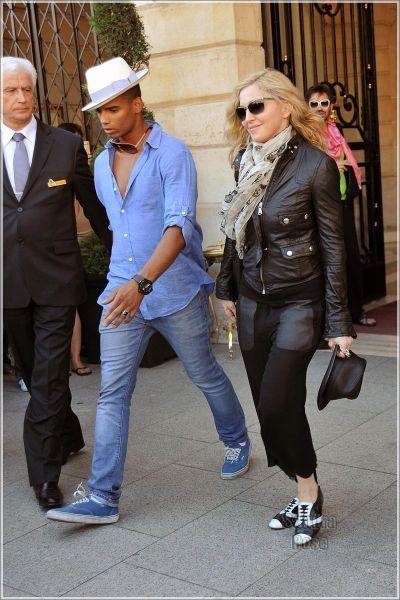 麦当娜|64岁知名歌后又有新欢！爱上29岁拳击教练，男友健硕强壮肌肉多