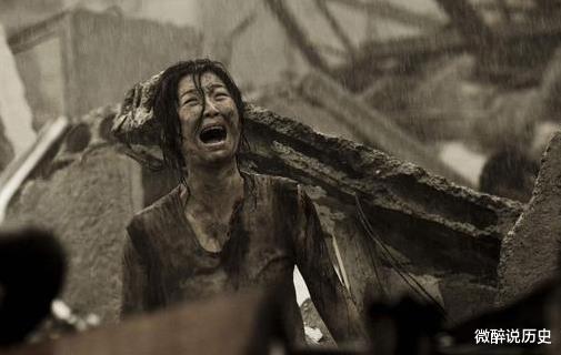 2006年发生的“泼硫酸毁容案”,单亲妈妈被判13年,舆论却表示“同情”