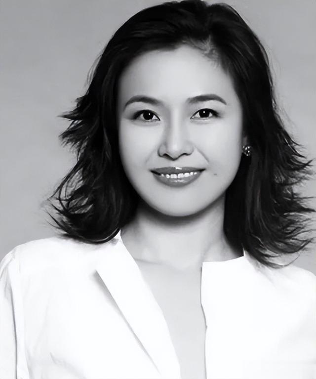 现在嫌他们丑，当年追成狗，这几位发福的明星，当年都是美女帅哥