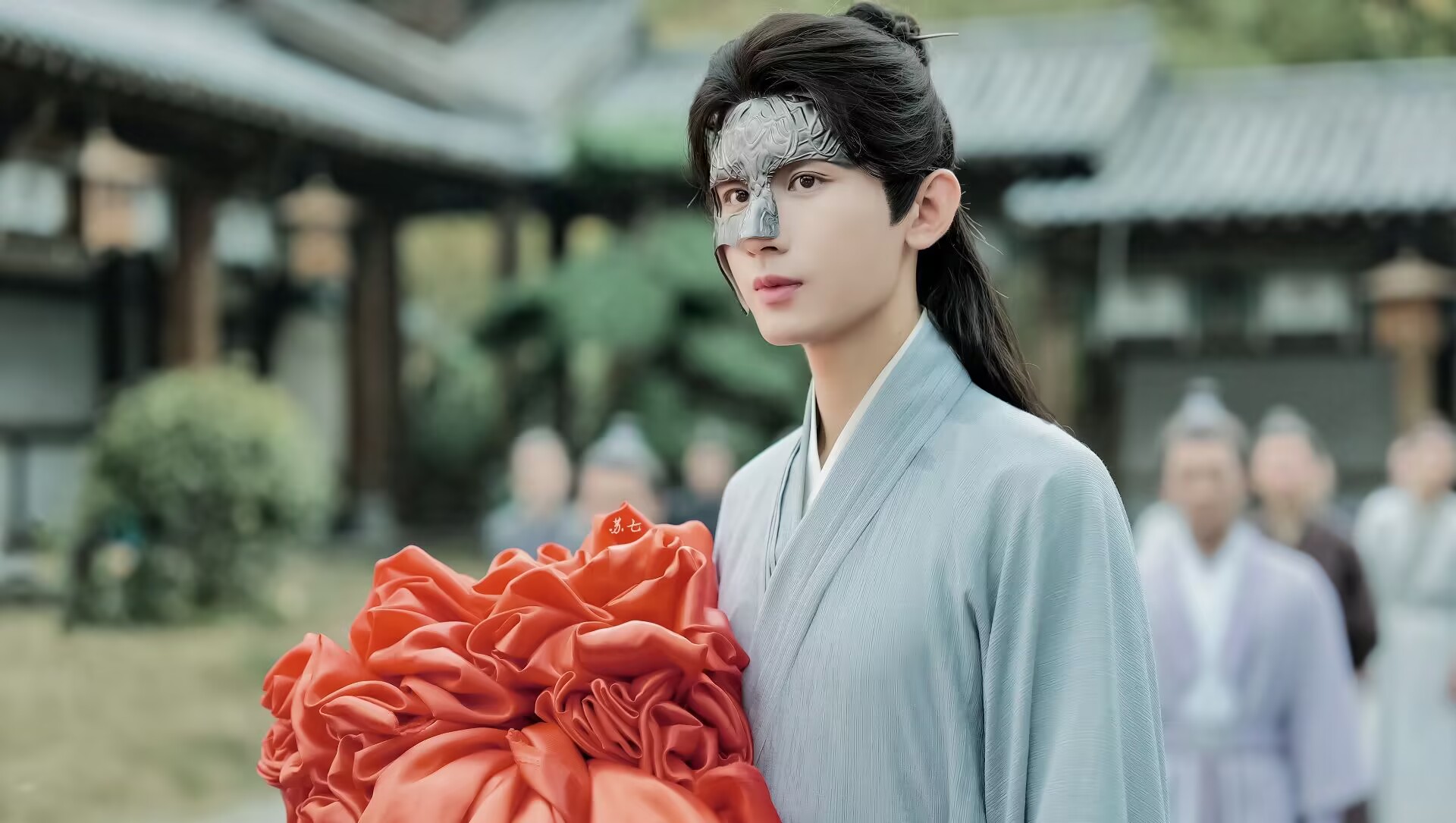 主要讲述的是立场不同的展昭和白玉堂为了追求正义选择携手闯荡江湖