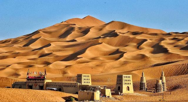 塔克拉玛干沙漠|我国面积最大的沙漠中的唯一一座城市，生活着2万人