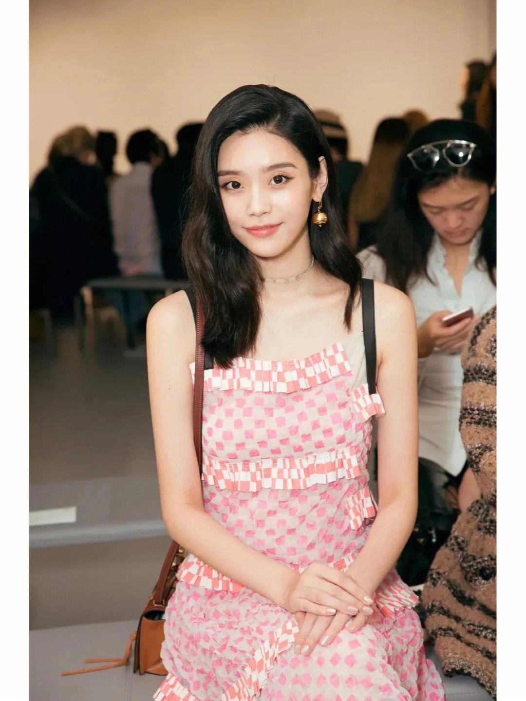 奚梦瑶|34岁奚梦瑶憔悴认不出!在北大读研上课,没空洗头化妆素颜出镜