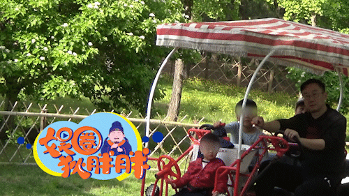 陆川|陆川一家四口儿童节逛乐园，胡蝶素颜判若两人，7岁葫芦虎头虎脑