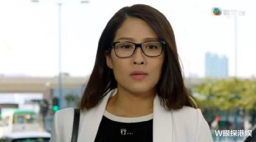 被骂擦鞋上位勾搭已婚监制，嫁入豪门比她惨，没房没钱复出养家