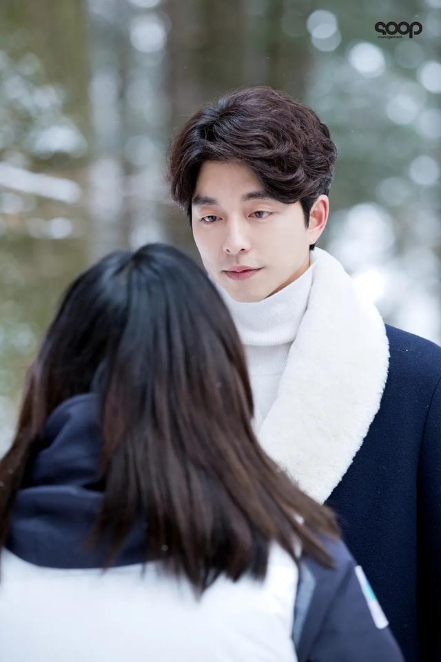 王鹤棣提意见遭反对，《以爱为营》导演称《鬼怪》过时被网友“围攻”