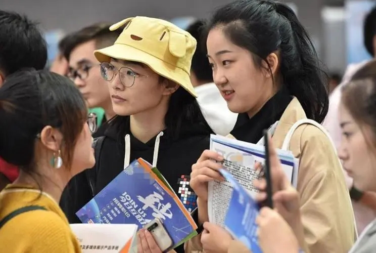 招聘|工作吃亏后才知道的痛，校招和社招差距有所不同，但愿你没选错