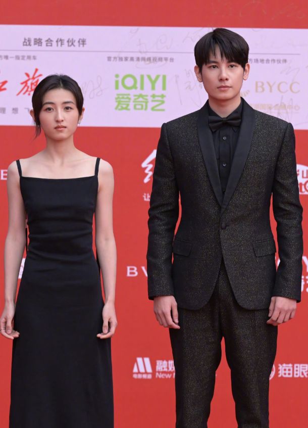 胡先煦|胡先煦发腮登上热搜，面部浮肿被指像40岁，本人回应：再也不吃了