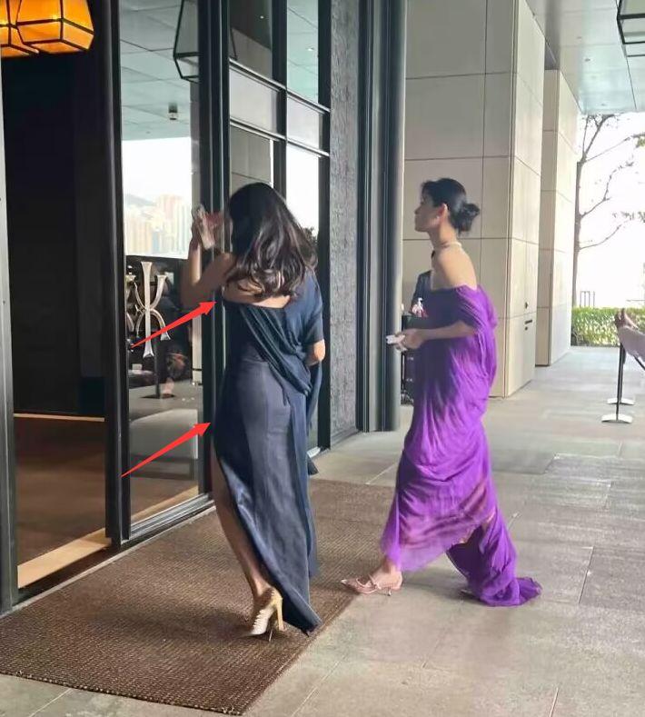 何超欣|奚梦瑶何超欣参加婚礼,姑嫂同框差别大,何超欣被调侃像工作人员