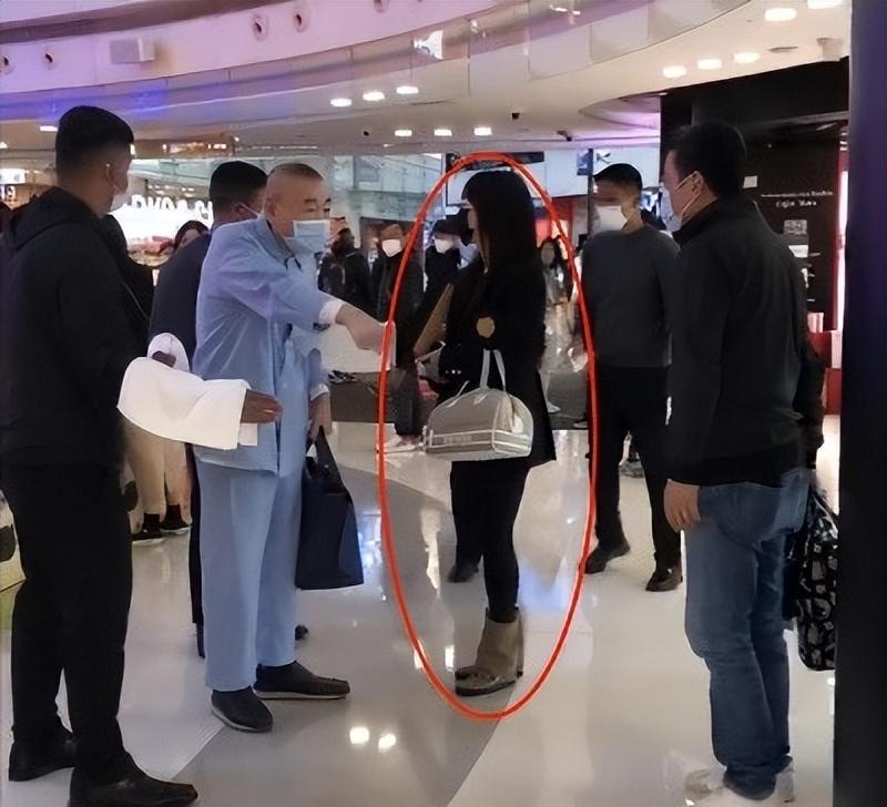 吕丽君|71岁刘銮雄:女友无数,挥金如土从不计较,为何单单恨透了吕丽君