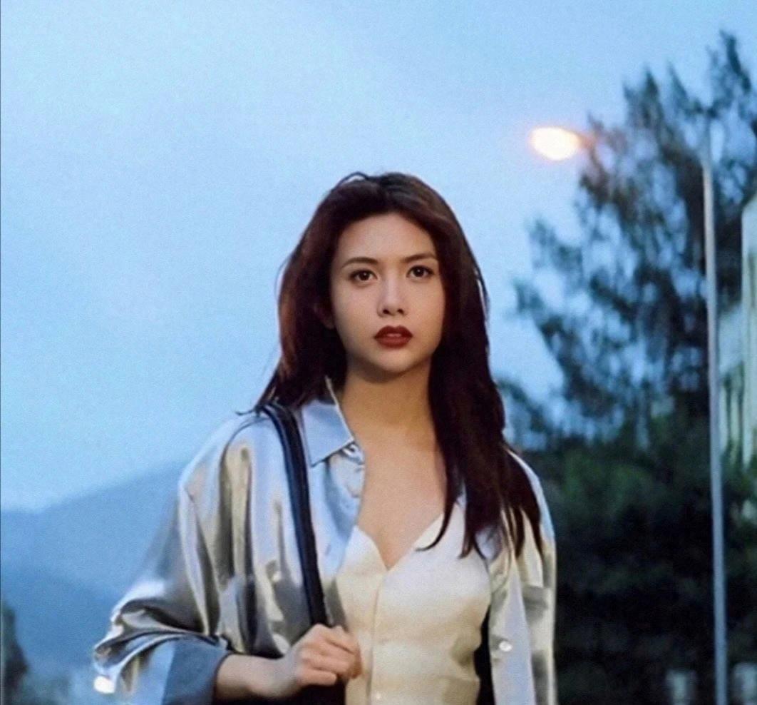 被丑男“糟蹋”的6位女明星，个个如花似玉，却鲜花插在牛粪上