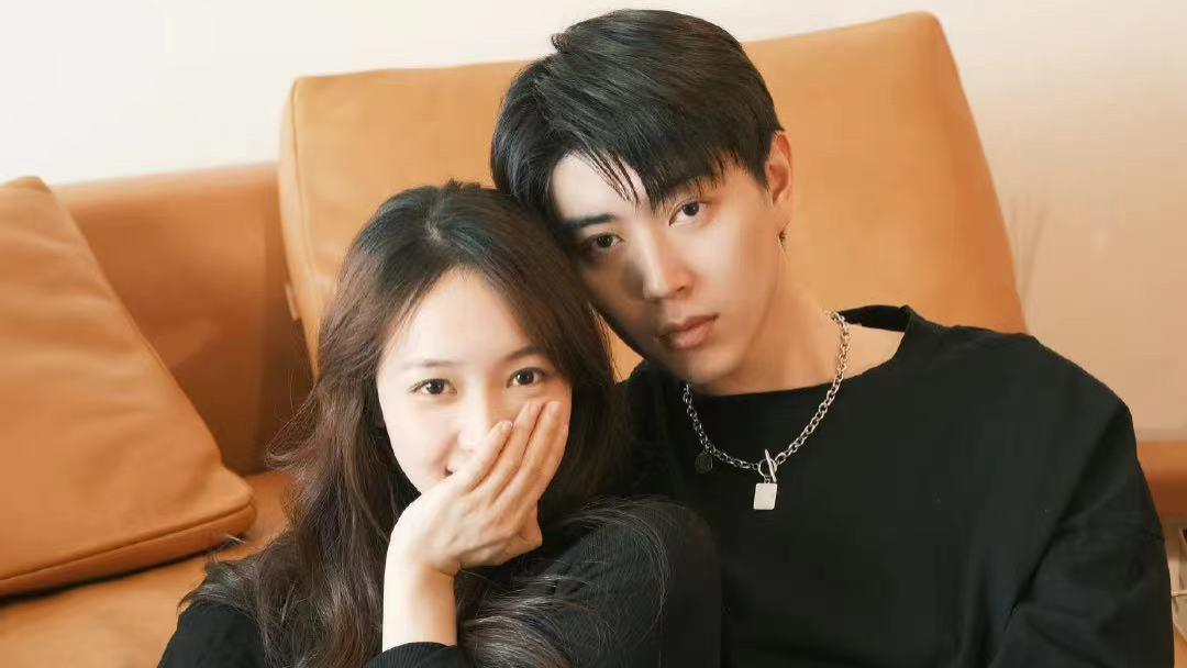 官宣|秦牛正威孔语浩官宣恋情，互相认爱，官宣时间太甜一生一世在一起