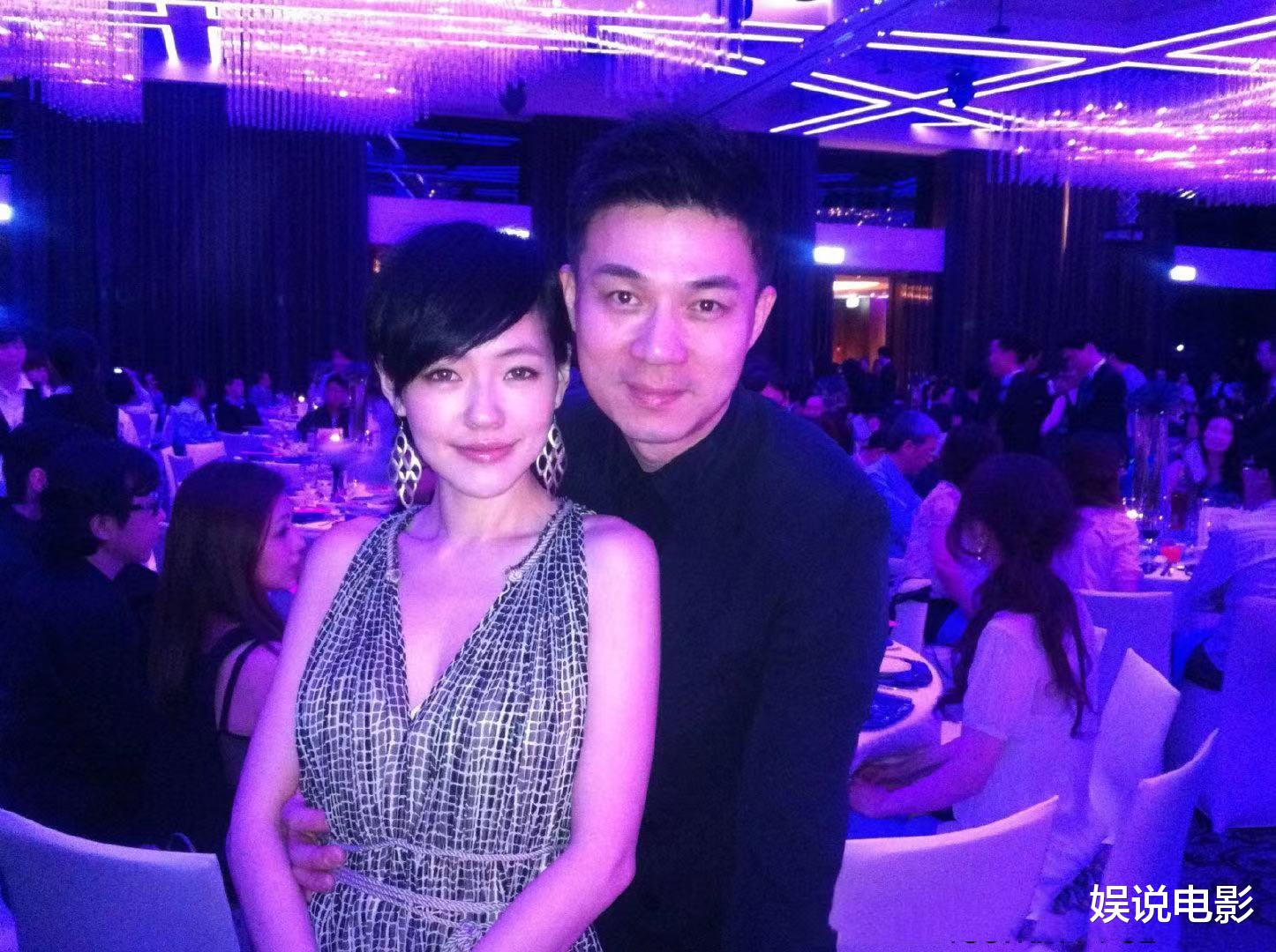 许雅均和多位辣妹泡夜店又被拍,聚餐完换两店,小S经纪人不回应