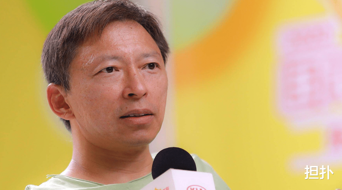 香港富豪坐拥千亿，却患上了抑郁症，直言每天都活在恐惧跟自卑中