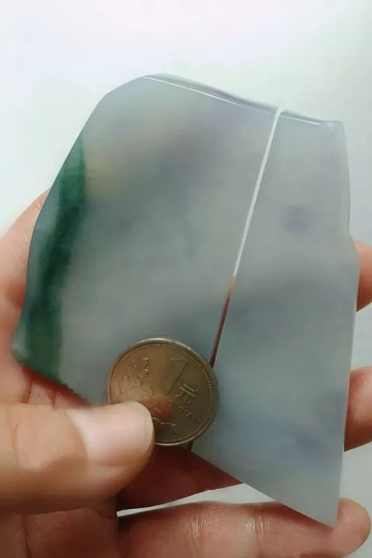 沉香木|分享一块老坑会卡场口的冰种翡翠片料